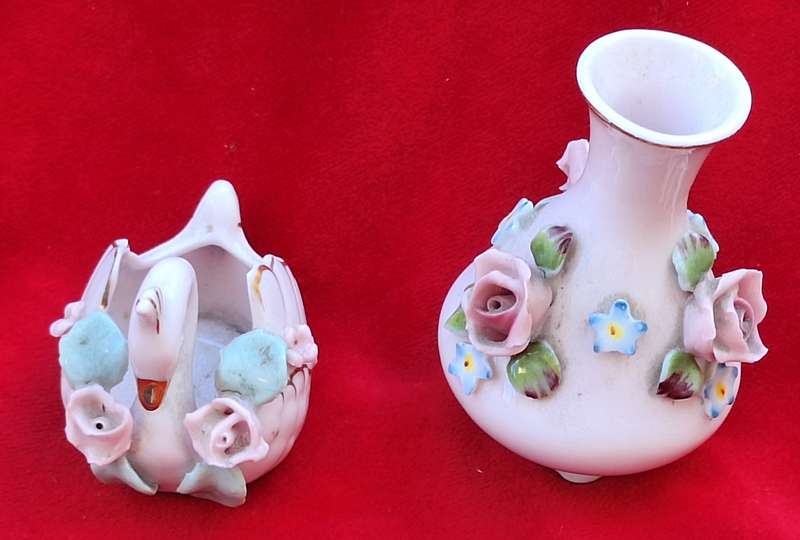 Lefton China US importer of Japanese china 2 Dressing Table Ornaments Swan and Vase