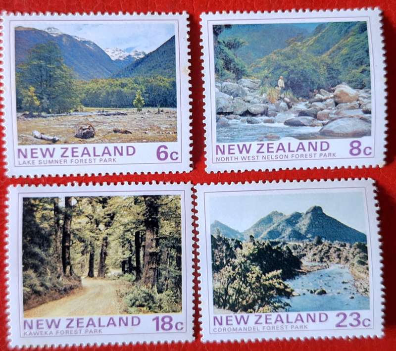 New Zealand 1975 Forest Parks Set of 4 Unused Hinged stamps