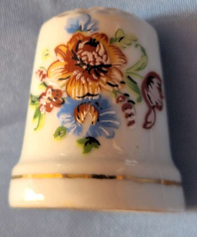 Thimble Pompei and Flowers