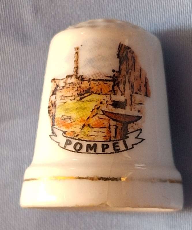 Thimble Pompei and Flowers