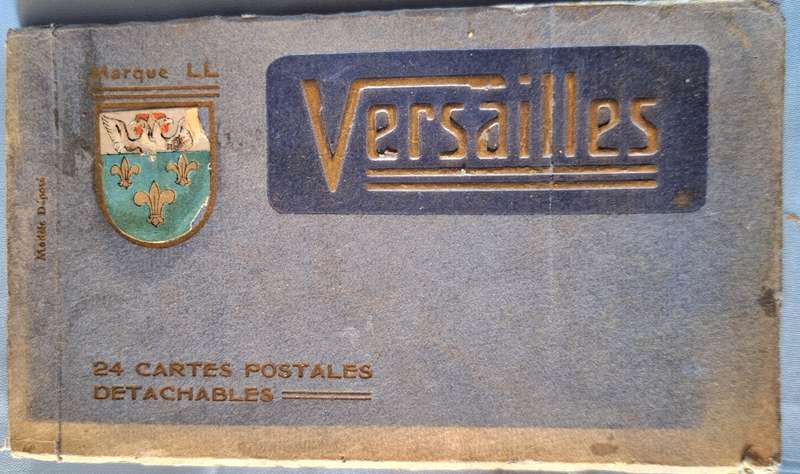 Complete Vintage French Souvenir Post Card Booklet with 24 Versailles Post cards