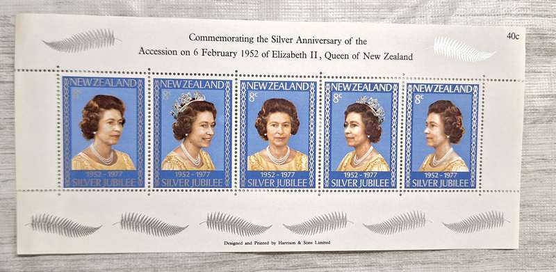 New Zealand 1977 Silver Jubilee Mint Miniature Sheet
