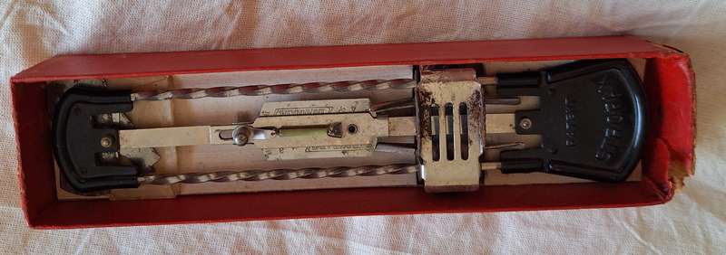 Vintage Stropax Razor blade sharpener in Original Box