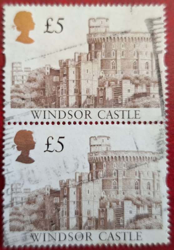GB 1992 Windsor Castle £5 definitive Pair of used stamps