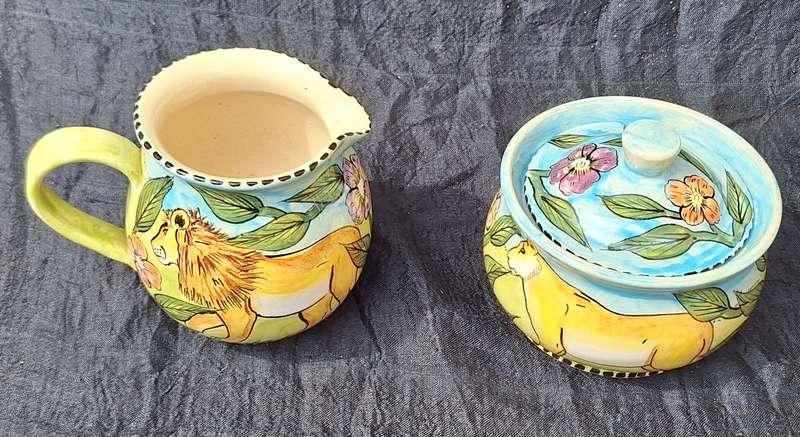 Water Berry Pottery Zimbabwe Milk Jug and Lidded Sugar Bowl Lion/Lioness