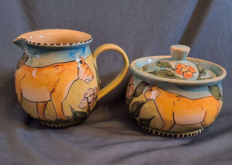Water Berry Pottery Zimbabwe Milk Jug and Lidded Sugar Bowl Lion/Lioness