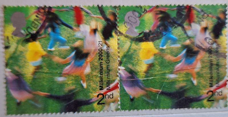 GB 2000 Millennium Greens Project: Children playing Pair of Used stamps