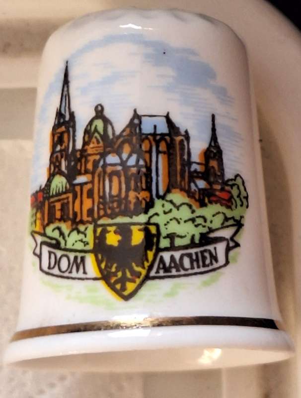 Thimble Birchcroft Fine Bone China Made in Gt Britain Dom Aachen
