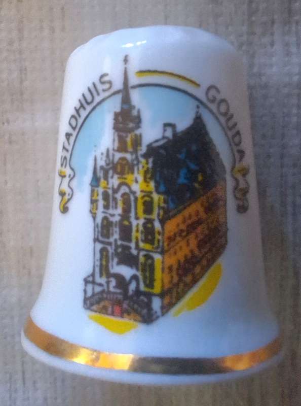Thimble Fine Bone China Stadhuis Gouda