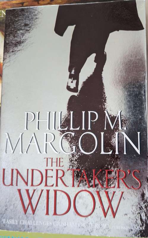 The Undertaker's Widow by Phillip M Margolin Paperback