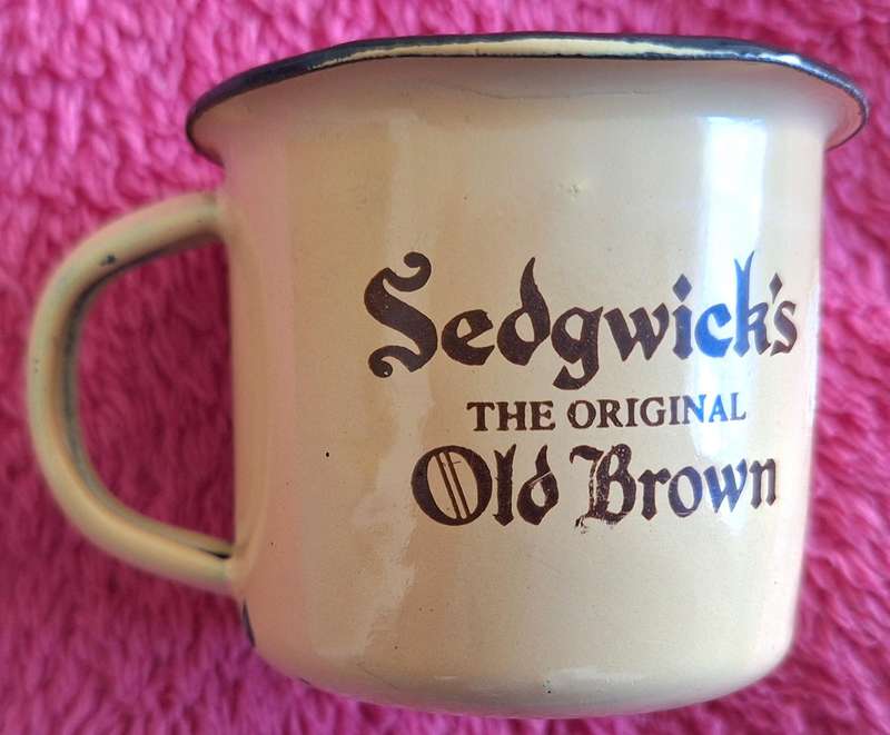 4 Sedgwick's Old Brown Small Enamel Mugs