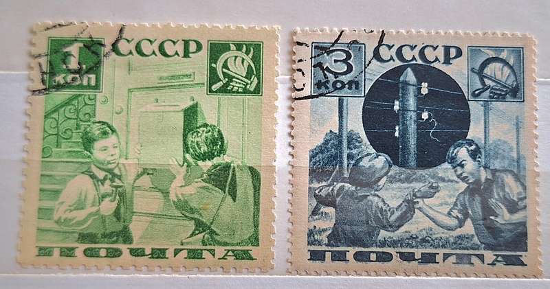 Russia Soviet Union 1936 Pioneers 2 Cancelled Hinged stamps