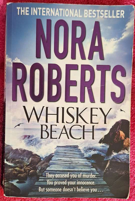 Whiskey Beach by Nora Roberts Paperback