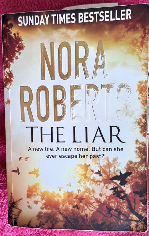 The Liar by Nora Roberts Paperback