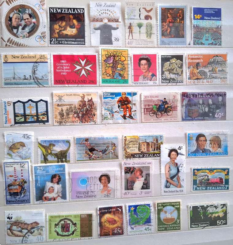 New Zealand Mixed Lot of 34 Used stamps