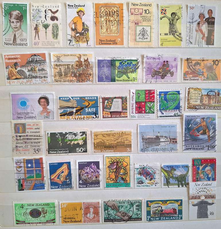New Zealand Mixed Lot of 35 Used stamps