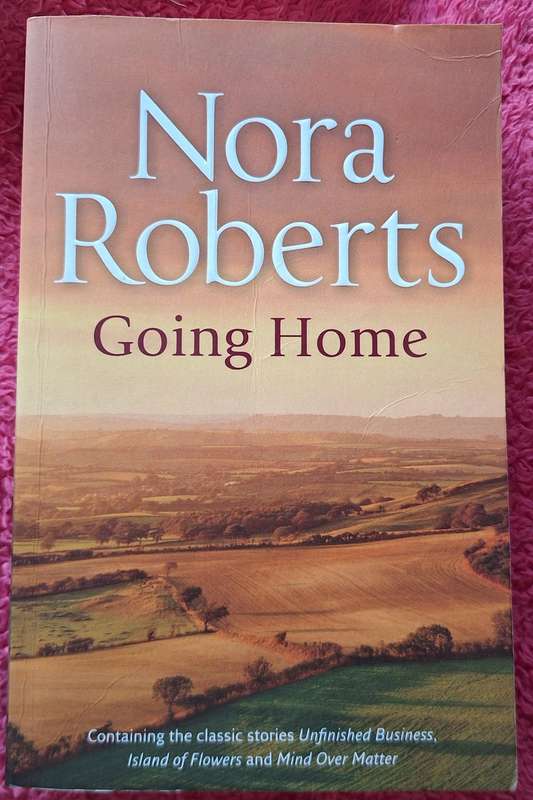 Going Home by Nora Roberts Paperback
