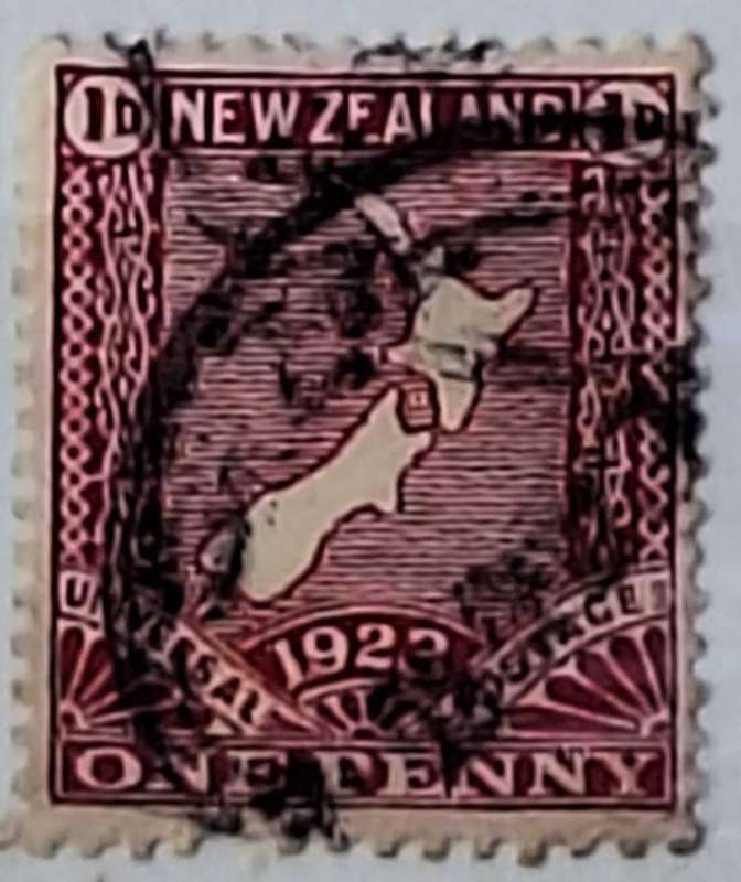 New Zealand 1923 Map Stamp 1 Used Hinged stamp