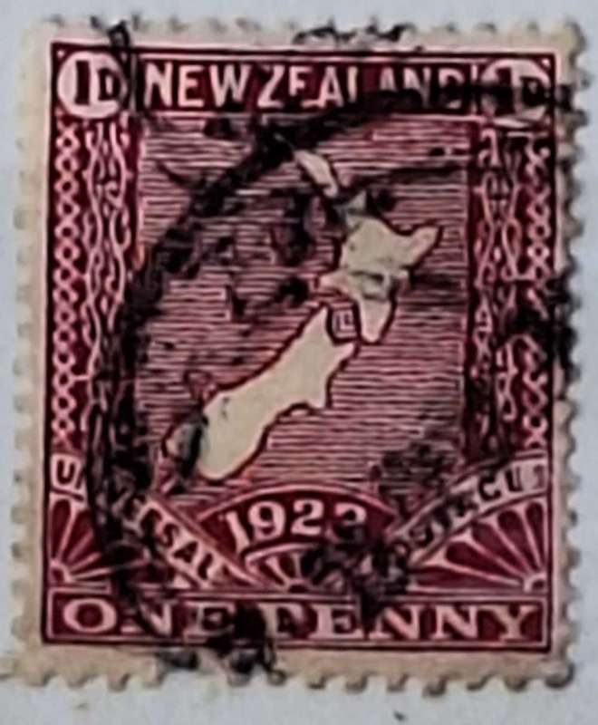 New Zealand 1923 Map Stamp 1 Used Hinged stamp