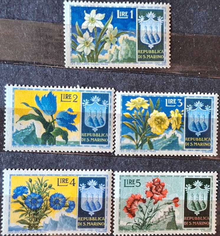 San Marino 1953 Flowers 5 Unused Hinged stamps