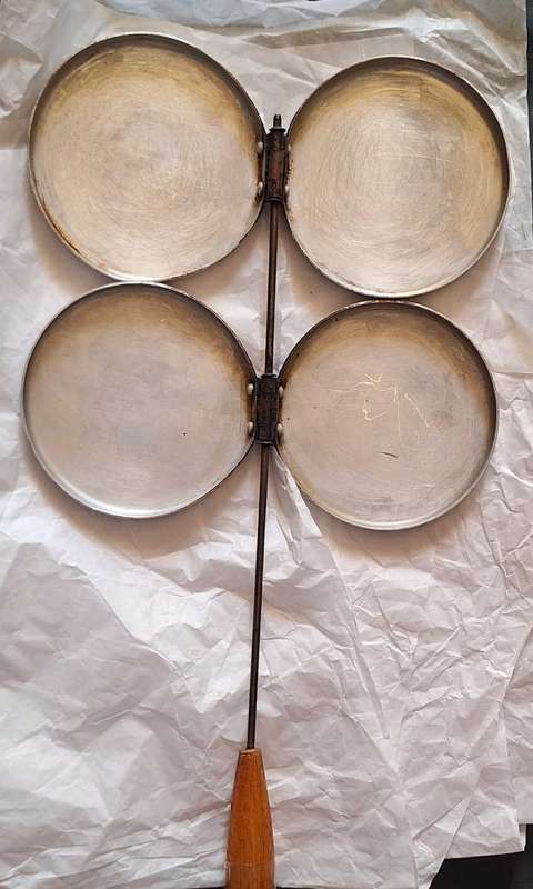 Vintage Magic Flippet Crumpet and Fritter Pan with Instructions