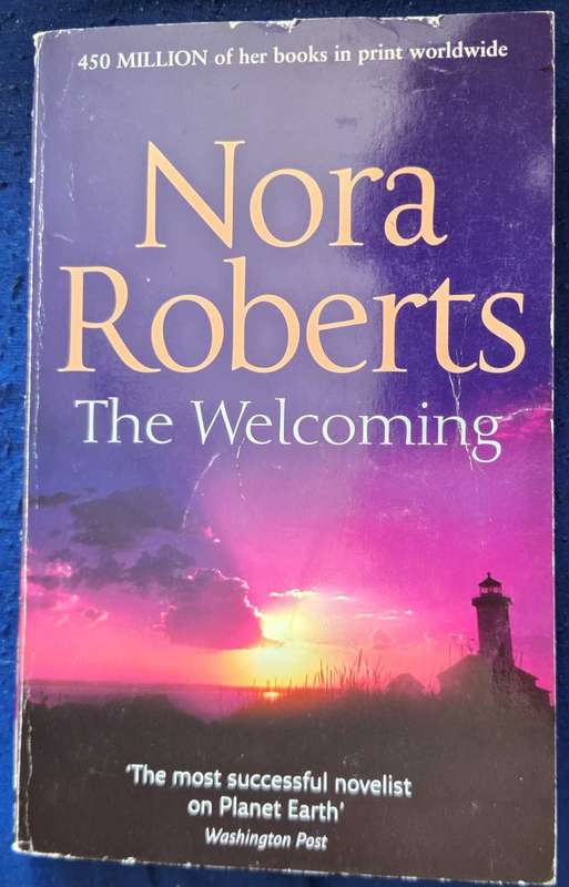 The Welcoming by Nora Roberts Paperback