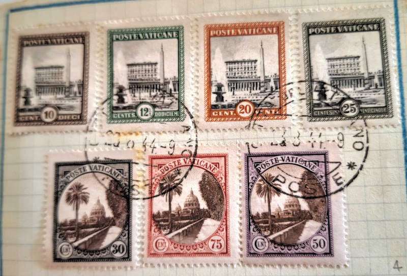 Vatican City 1944 Souvenir 5 Pages with 14 Cancelled Hinged stamps