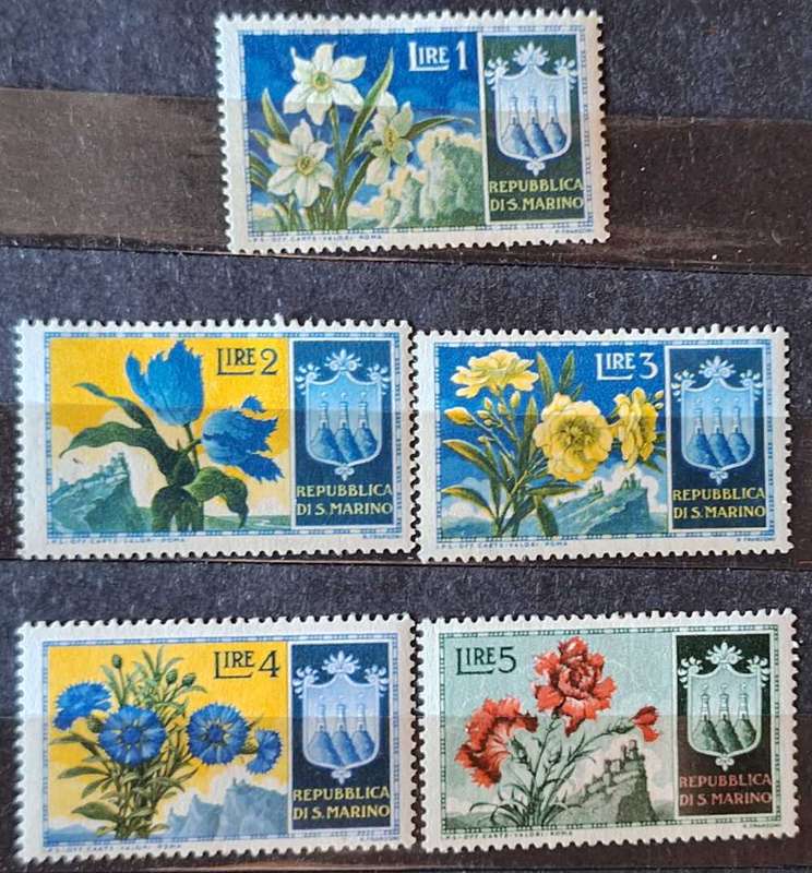 San Marino 1953 Flowers 5 Unused Hinged stamps