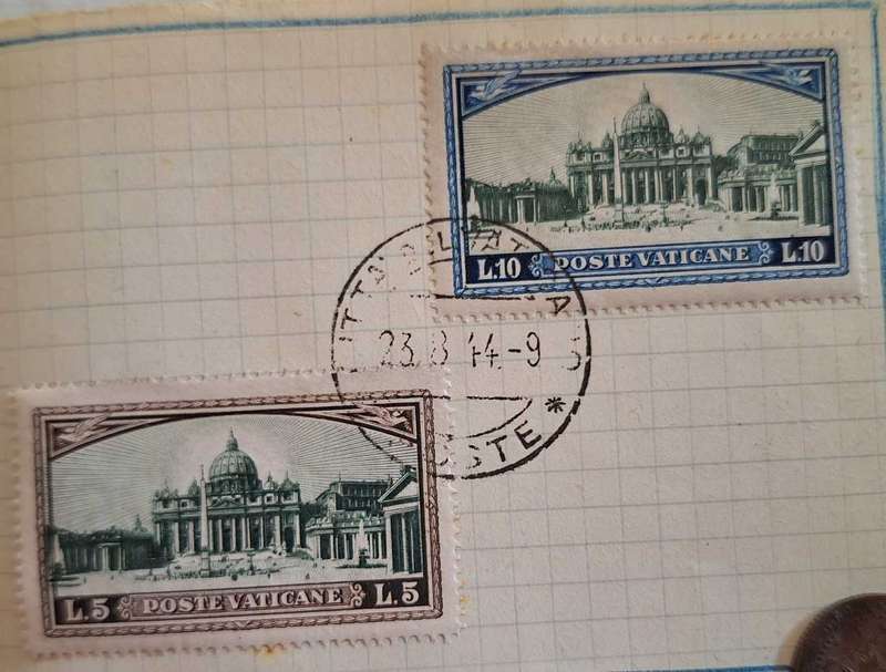 Vatican City 1944 Souvenir 5 Pages with 14 Cancelled Hinged stamps