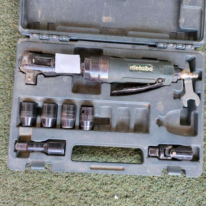 Metabolite ratchet