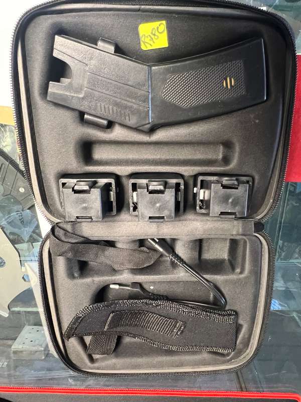 Taser pistol