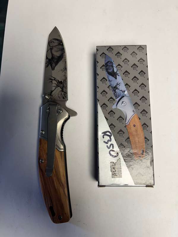Hunting knife