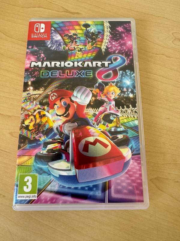Mario Cart 8 Deluxe (Nintendo Switch)