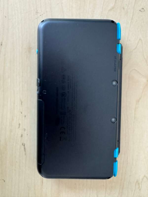 Nintendo New 2DS XL (Boxed no Inserts or Manuals)