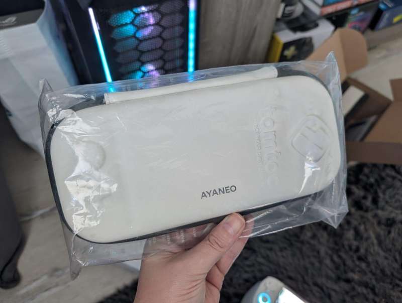 Retroid Pocket 5 (White Edition)