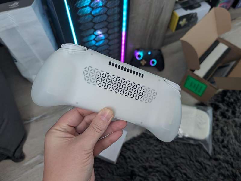 Retroid Pocket 5 (White Edition)