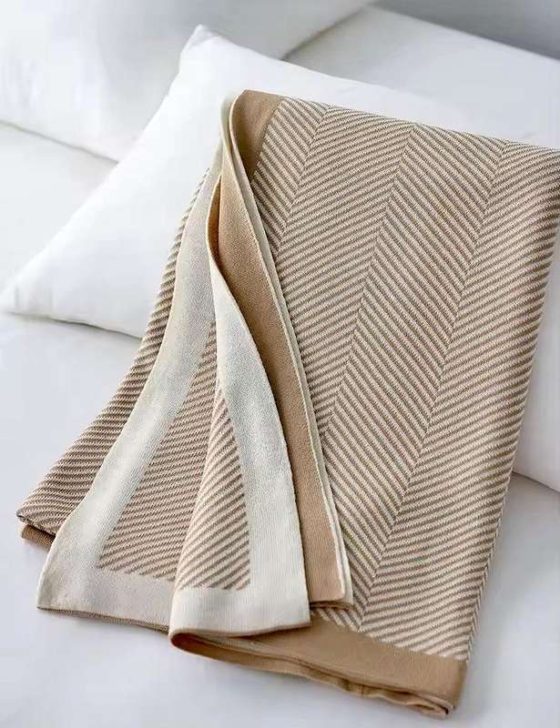 Beige Acrylic Soft Winter Throw 130x220cm