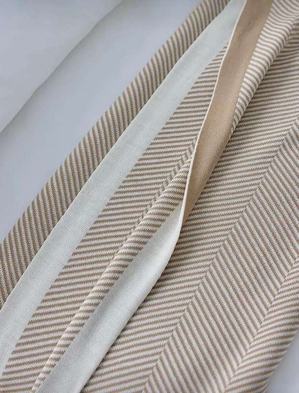 Beige Acrylic Soft Winter Throw 130x220cm