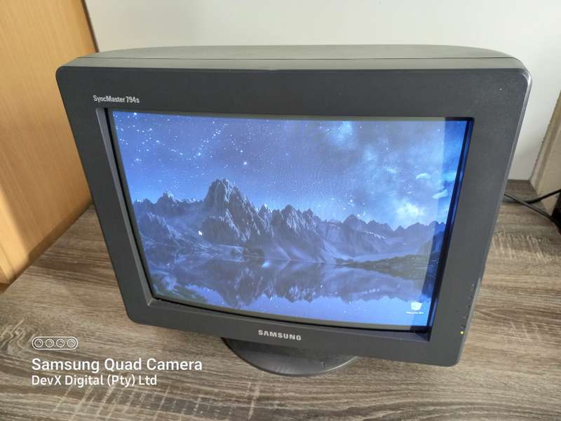 Verified Tested - Samsung SyncMaster 794s Monitor + Built-in 1.9m VGA Cable + Power Cable