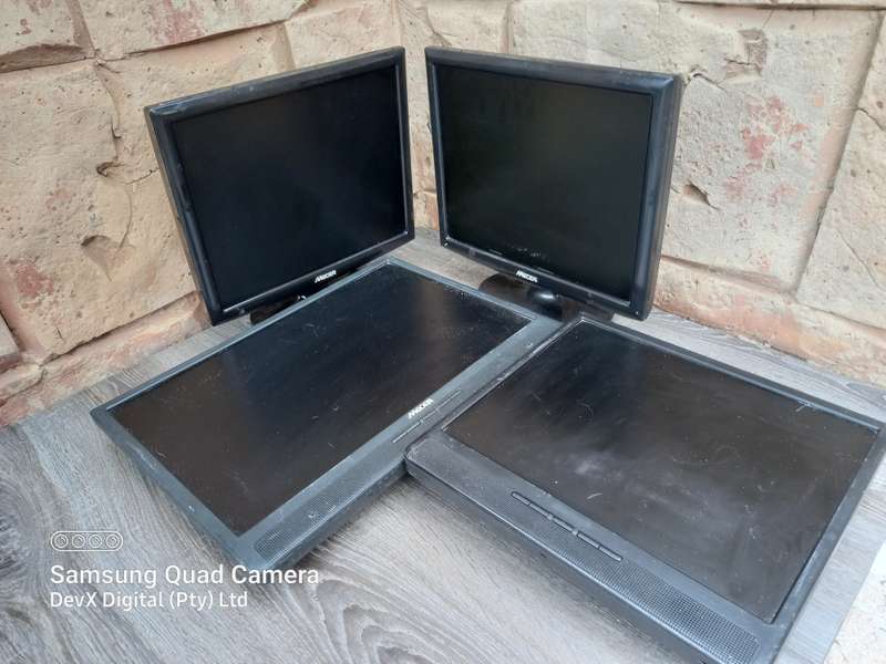 4 x Mecer Monitors Clearance Bundle - 2 x Stands & 1 x Mounting Bracket - Various Sizes - Has Faults