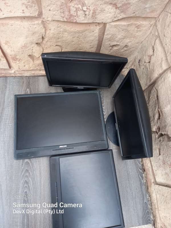 4 x Mecer Monitors Clearance Bundle - 2 x Stands & 1 x Mounting Bracket - Various Sizes - Has Faults