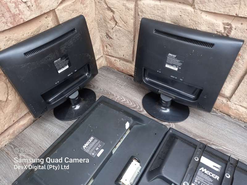 4 x Mecer Monitors Clearance Bundle - 2 x Stands & 1 x Mounting Bracket - Various Sizes - Has Faults
