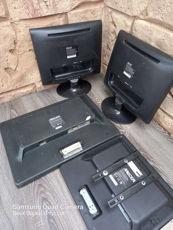 4 x Mecer Monitors Clearance Bundle - 2 x Stands & 1 x Mounting Bracket - Various Sizes - Has Faults