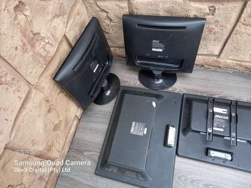 4 x Mecer Monitors Clearance Bundle - 2 x Stands & 1 x Mounting Bracket - Various Sizes - Has Faults