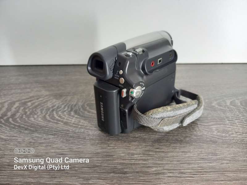 Verified Working - Samsung VP-D361i Camcorder - 33x Zoom - Digital Stabilization - 2.5 LCD + More