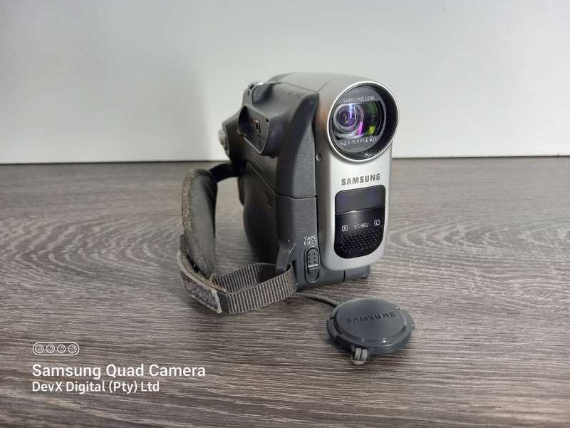 Verified Working - Samsung VP-D361i Camcorder - 33x Zoom - Digital Stabilization - 2.5 LCD + More