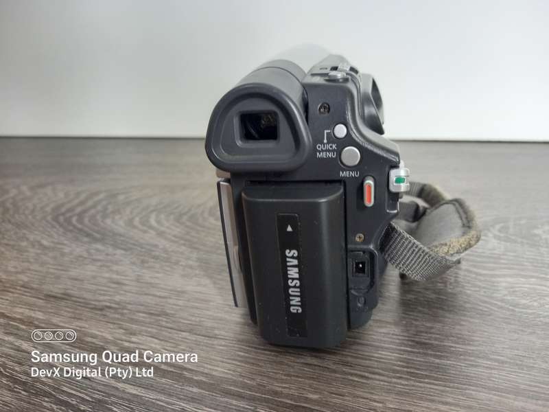Verified Working - Samsung VP-D361i Camcorder - 33x Zoom - Digital Stabilization - 2.5 LCD + More