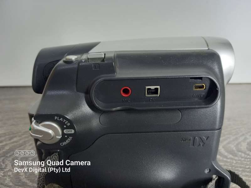 Verified Working - Samsung VP-D361i Camcorder - 33x Zoom - Digital Stabilization - 2.5 LCD + More