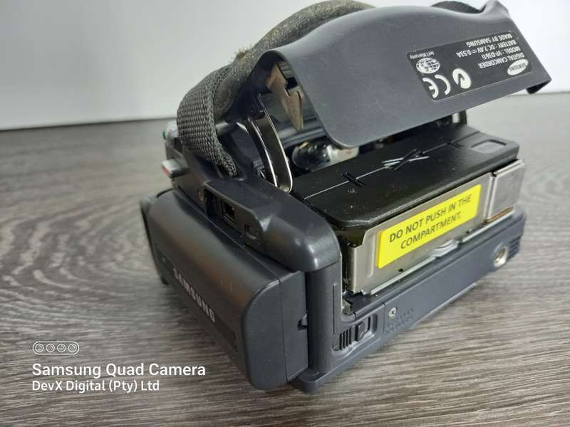 Verified Working - Samsung VP-D361i Camcorder - 33x Zoom - Digital Stabilization - 2.5 LCD + More