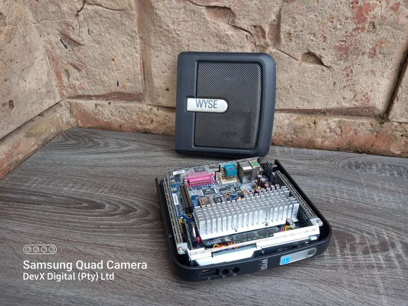 Verified Working - Wyse VX0 Mini Tower Terminal - Fits In Your Hand - 2GB Ram & Embedded Software